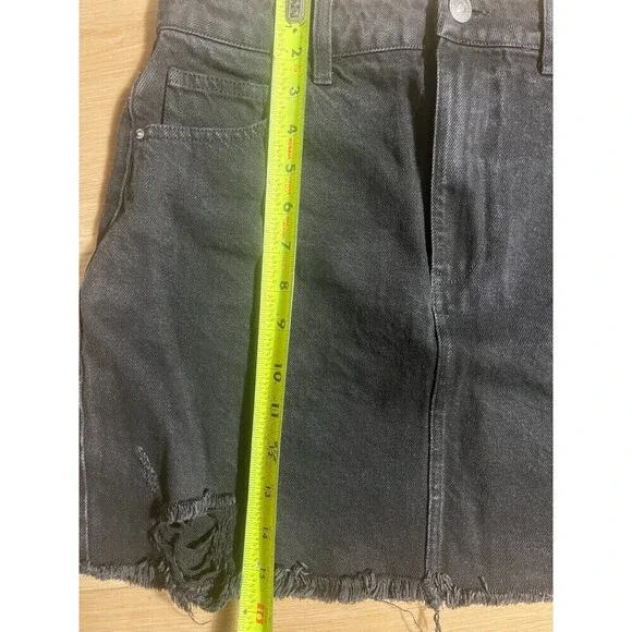 Forever 21 Womens Denim Mini Skirt Size M Black Raw Hem Distressed Pockets Chic - Picture 4 of 4